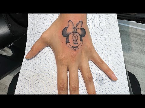 Significado del tatuaje de Mickey y Minnie